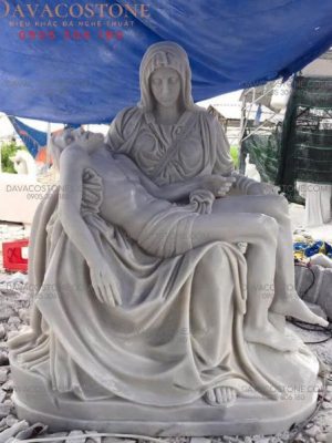 tượng đức mẹ sầu bi bằng đá