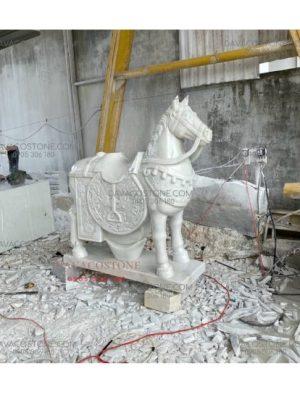 tượng ngựa bằng đá