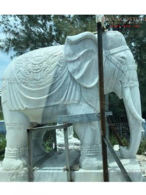tượng voi bằng đá
